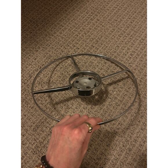 Vintage Studebaker chrome OEM horn ring 1951-1954 in perfect condition, no pits - Picture 4 of 7